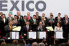 El presidente Enrique Peña Nieto y los líderes nacionales del PAN, PRD y PRI firmaron el Pacto por México.