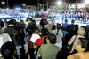 Laguneros se dieron cita en la Plaza Mayor para presenciar la ceremonia del encendido del álbol navideño.