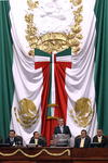 En el acto Marcelo Ebrard entregó el mando de la ciudad de México a Mancera, quien ganó por un amplio margen las elecciones del 1 de julio.