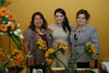 01122012 LA FESTEJADA  junto a su mamá Sra. Josefina Domí­nguez de Hernández y su futura suegra Sra. Elizabeth Olguí­n de Luján,  quienes le organizaron el bonito evento.