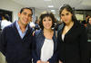 09122012 EN EXPOSICIÓN.  Andrés Soto, Gabriela Soto y Claudia Flores.