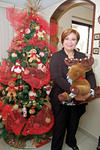MARISA Ramírez de Morales ofreció consejos prácticos de conservación y renovación de artículos decorativos navideños.