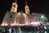 En Torreón, miles de feligreses le cantaron las tradicionales Mañanitas, y el obispo de Torreón, José Guadalupe Galván Galindo ofició una misa en la Parroquia de Guadalupe.
