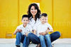 Sra. Rosario Parra y sus nietos Nicolás y Santiago Pérez, celebrando el cumpleaños 6 de Santiago.