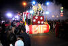 El trineo de Santa Claus fue la atracción principal del desfile.