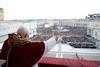 Benedicto XVI pidió a los gobernantes de América Latina fortalecer su compromiso en la lucha contra la criminalidad, durante su mensaje de Navidad “Urbi et orbi” (a la ciudad y al mundo).