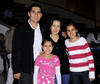Alejandro y Liz con sus hijas Sofi y Ana Ceci Martínez.