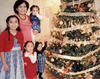 06012013 EN FAMILIA.  Hilda Santacruz de Parrilla junto a sus nietas Amelia, Camila, Romina y Marcela.