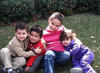 08012013 PEQUES.  Andrea y Nesim con sus primos Ricki y MarijÃ³.