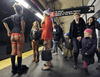En Nueva York, los usuarios presumieron su ropa interior en las estaciones de Metro.