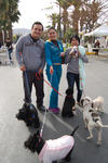 14012013 ALBERTO , Ilse y Laura de paseo con sus numerosas mascotas.