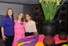 Fernanda junto a un grupo de amigas.