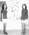 Letty Garza B. y Brenda E. Arias en examen público en el colegio Mijares en los años setenta.
