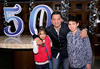 Abelardo, Kiki, Rocío, Heriberto, Isabela, Cris Jr; Daniel, Mayte, Lucy y Memo junto al festejado.