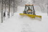 Las carreteras en el nordeste estaban intransitables y el sábado en algunos lugares la nieve cubrió los vehículos.