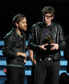Adam Levine de Maroon 5, se presentó junto a Alicia Keys en la velada musical.