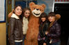 Wendy, Verónica, Marisol y Karen junto a un oso en reciente festejo.