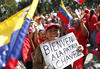 Con euforia y al grito de "¡Volvió!", el chavismo dio la bienvenida con lágrimas, un cierto sosiego y mucha esperanza a su líder, el presidente de Venezuela, Hugo Chávez, que regresó a Caracas luego de haber estado más de dos meses hospitalizado en Cuba sin dejarse ver.