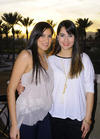 Carolina Ramírez junto a las anfitrionas de la despedida de soltera: su mamá Martha Alicia de la Fuente de Ramírez y su futura suegra Olivia Rascón de Hernández.