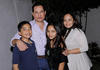 Carolina Ramírez junto a las anfitrionas de la despedida de soltera: su mamá Martha Alicia de la Fuente de Ramírez y su futura suegra Olivia Rascón de Hernández.