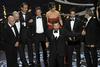 El espectáculo comenzó con una serie de números musicales presentados por el anfitrión de la velada, el actor y cantante Seth MacFarlane, en los que participaron, entre otros, Charlize Theron, Channing Tatum y Daniel Radcliff.