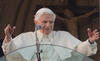 Los fieles siguieron el mensaje del Papa, a quien ovacionaron constantemente y en repetidas ocasiones, llegando incluso a obligarlo a realizar pausas en su comunicado.