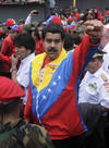 A la cabeza del cortejo estuvo Maduro desde el inicio y por la tarde la televisora oficial mostró a Cabello sumándose a la marcha, que tras cruzar calles del centro y del oeste de la ciudad llegará a la Academia Militar, donde Chávez prestó su juramento militar en 1975.