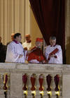 El anuncio de la elección del Papa lo hizo el primer cardenal de los diáconos (el Protodiácono), el francés Jean Louis Tauran.