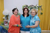 Laura  Cecilia Lozano de Sansdybury acompañada de Nancy Gabriela Lozano Villarreal y Nancy Villarreal de Lozano.