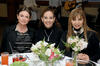 Laura  Cecilia Lozano de Sansdybury acompañada de Nancy Gabriela Lozano Villarreal y Nancy Villarreal de Lozano.