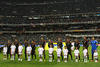 Momentos antes del silbatazo inicial, el Estadio Azteca, que presentaba una entrada de más de 90 por ciento, ya era un hervidero de pasión que al parecer no sobrepasaba los límites de respeto.