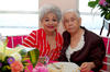 Lety  Serrato y Elva Sánchez celebraron sus respectivos cumpleaños con alegre reunión; en la fotografía las acompaña Coco Hernández Retana.