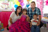 Ximena  con sus abuelitos Margarita y Alfonso; sus primos Fernanda, Isaac y Alfonso J. en su divertida fiesta.