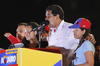 Por su parte, el presidente encargado de Venezuela y candidato a la presidencia, Nicolás Maduro, participó en un acto de cierre de campaña en Cabimas.