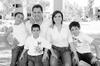 28042013 C.P. ANTONIO  Martínez e I.S.C. Perla Antúnez de Martínez acompañados de sus hijos: Diana Paola, Antonio y José Manuel Martínez Antúnez.- Annel Sotomayor Fotografía