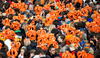 Millones de holandeses vestidos de naranja invadieron las calles del país durante las celebraciones por la asunción al trono de su nuevo rey, Guillermo Alejandro, acompañado de su esposa argentina, Máxima, la nueva reina consorte del país.