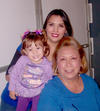 Claudia  con sus hijas Sofy, Deby y Barby.