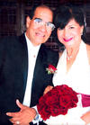 Srita. Shaila Mendoza Garcí­a y Sr. Juan Antonio Campos Martínez el dí­a de su boda.- Studio R. Sosa