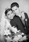Srita. Karla  Marcela Castillo Medina y Sr. Jorge Flores Zaher Braña lucieron muy enamorados el dí­a de su boda.- Alanis Fotografí­a