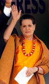 La presidenta del Partido del Congreso de India, Sonia Gandhi se ubicó en el noveno puesto.