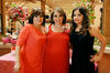 26052013 ANABEL  con las organizadoras de su fiesta de canastilla: su mamá Sra. Leticia Padilla y su hermana Eva Azucena García Padilla.