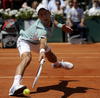 Gran jugada de Nadal al devolver la bola por debajo de las piernas, que generó un error de Djokovic.