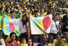 Centenares de figurantes vestidos enteramente de verde entraron al campo del Estadio Nacional Mané Garrincha, de Brasilia, donde utilizaron figuras en forma de bolas de fútbol para formar expresiones como "Bienvenidos" y "Brasil 2013".