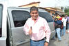 Riquelme estuvo acompañado de priistas al acudir a votar.
