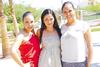 Liliana con sus amigas.