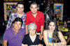 Doña Amelia Cárdenas de Rodríguez celebró su cumpleaños 92 acompañada de su familia.- Annel Sotomayor Fotografía
