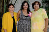 Diana  Carolina Rodarte de González en compañía de Olga Mancinas Rivas y María del Socorro Mendoza Wong.