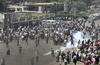 La violencia se extendió más allá de El Cairo y los partidarios de Morsi y las fuerzas de seguridad se enfrentaron en las ciudades de Alejandría, Minya, Assiut, Fayoum y Suez, además de en las provincias de Buhayra y Beni.