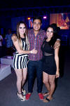17082013 WHITE PARTY.  Valeria, Omar y Vania.