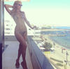 En las fotos se puede apreciar a la heredera disfrutando de la playa de Ibiza.